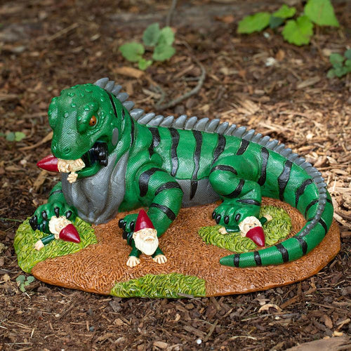 https://www.perpetualkid.com/cdn/shop/products/gnarly-garden-gnome-iguana-attack_500x.jpg?v=1700198642