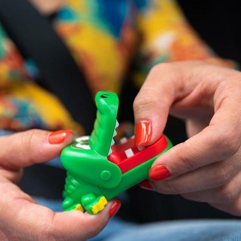 World's smallest cheap crocodile dentist